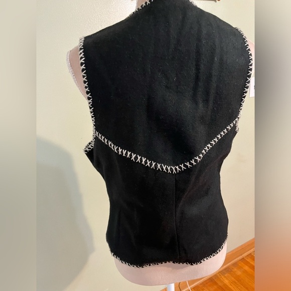 Caravan Womens Embroidered Black 100 % Wool Vest Size M New - Picture 8 of 9